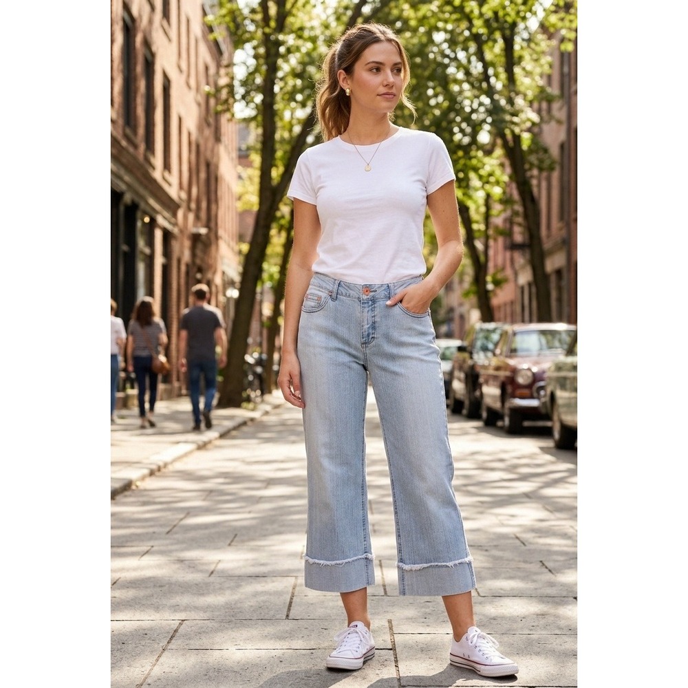 Mudd Vintage Y2K Light Wash Fringed Cuffed Hem Denim Capri Jeans Size 15